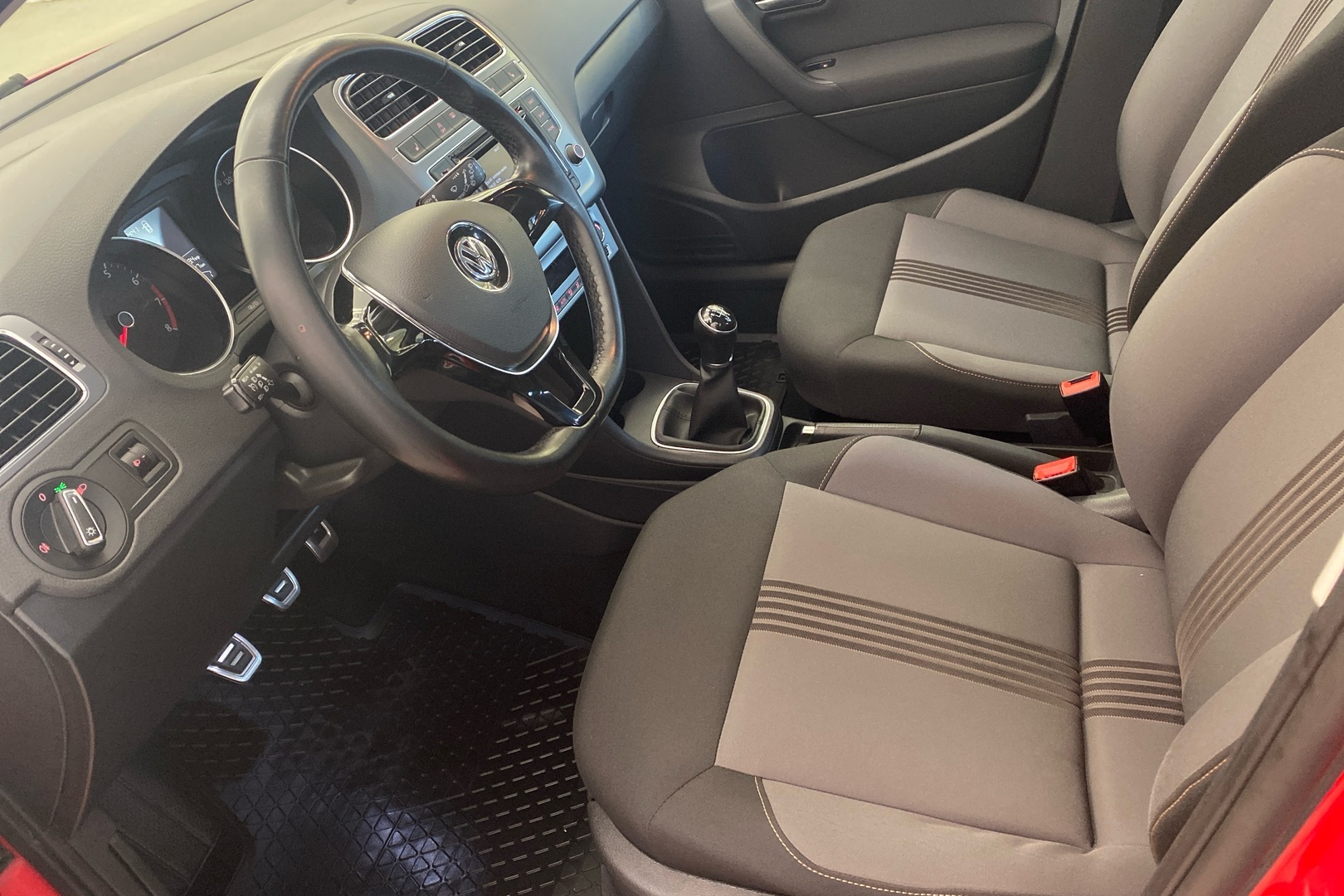 VOLKSWAGEN Polo 2017