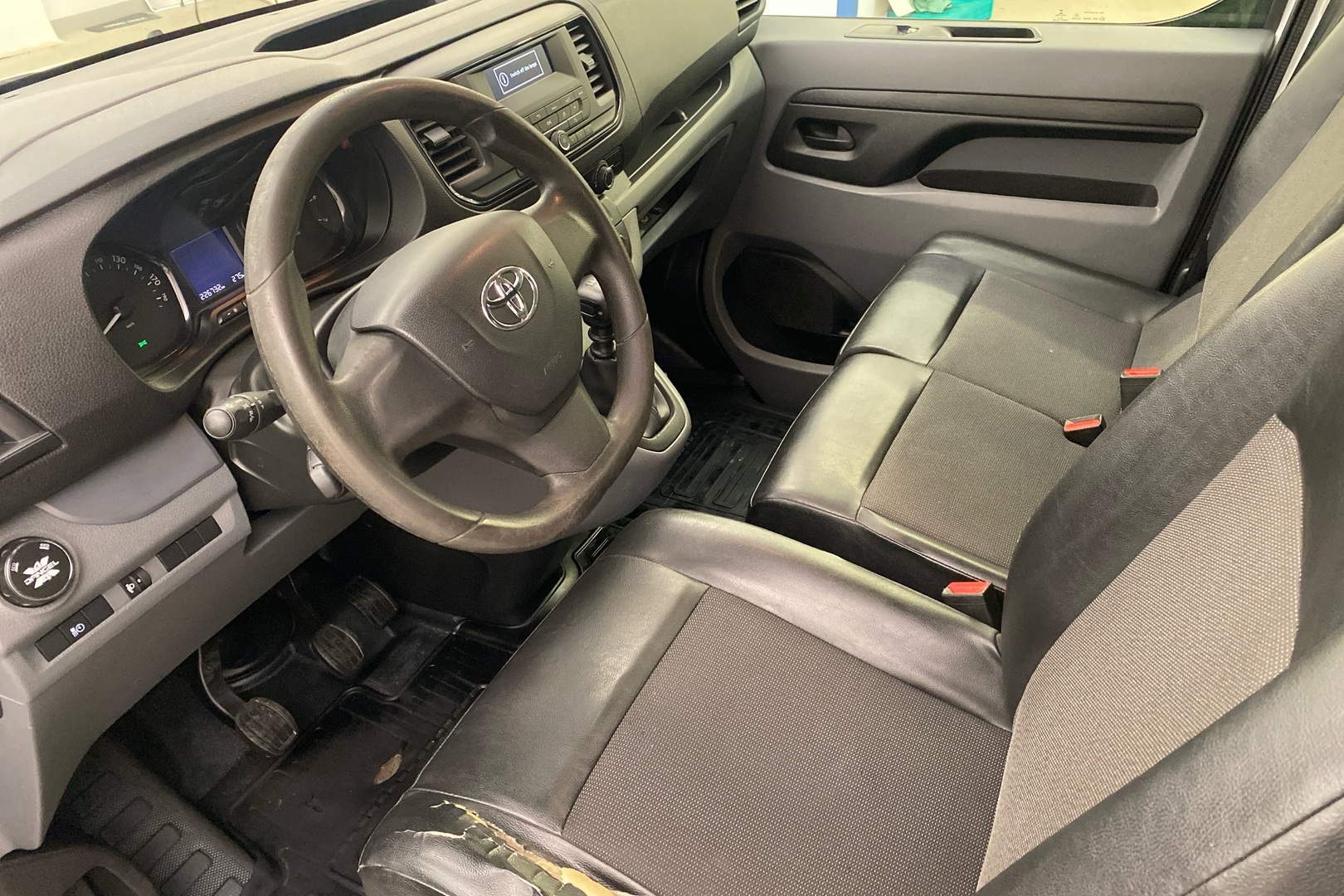 TOYOTA Proace 2021