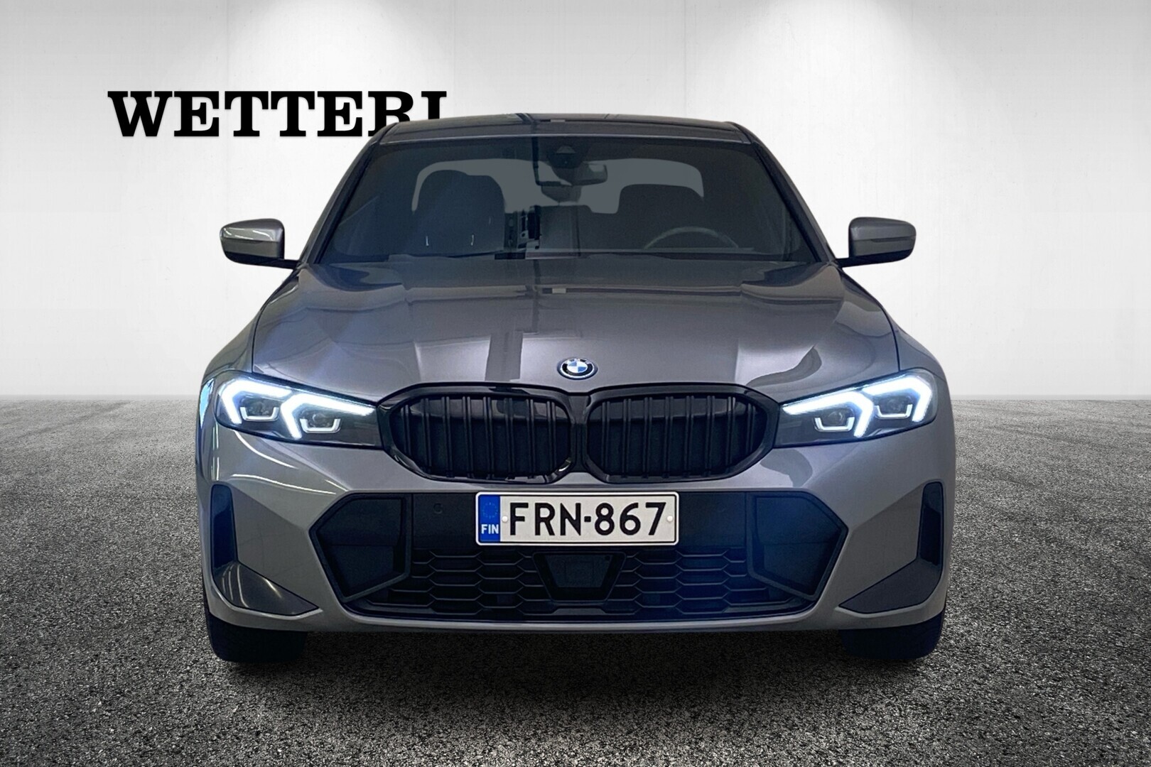 BMW 330 2023