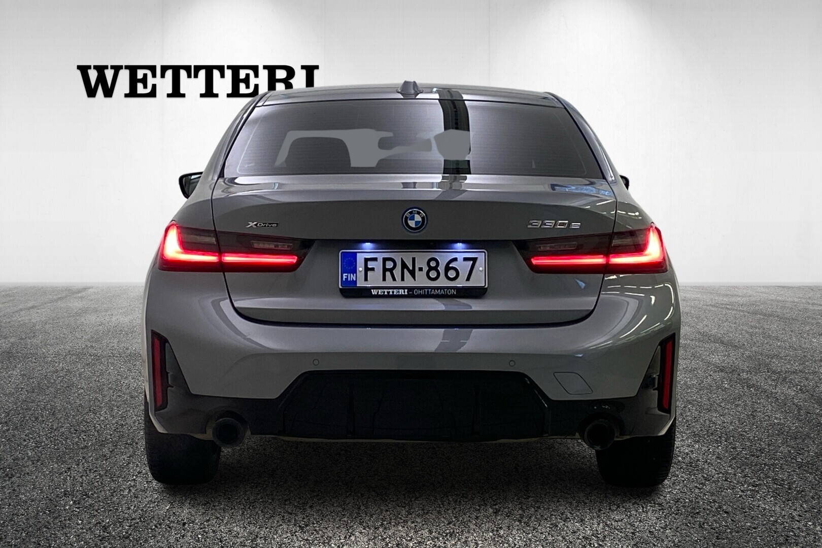 BMW 330 2023