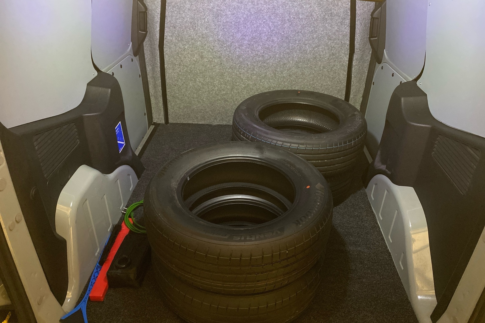 FORD Transit Courier 2024