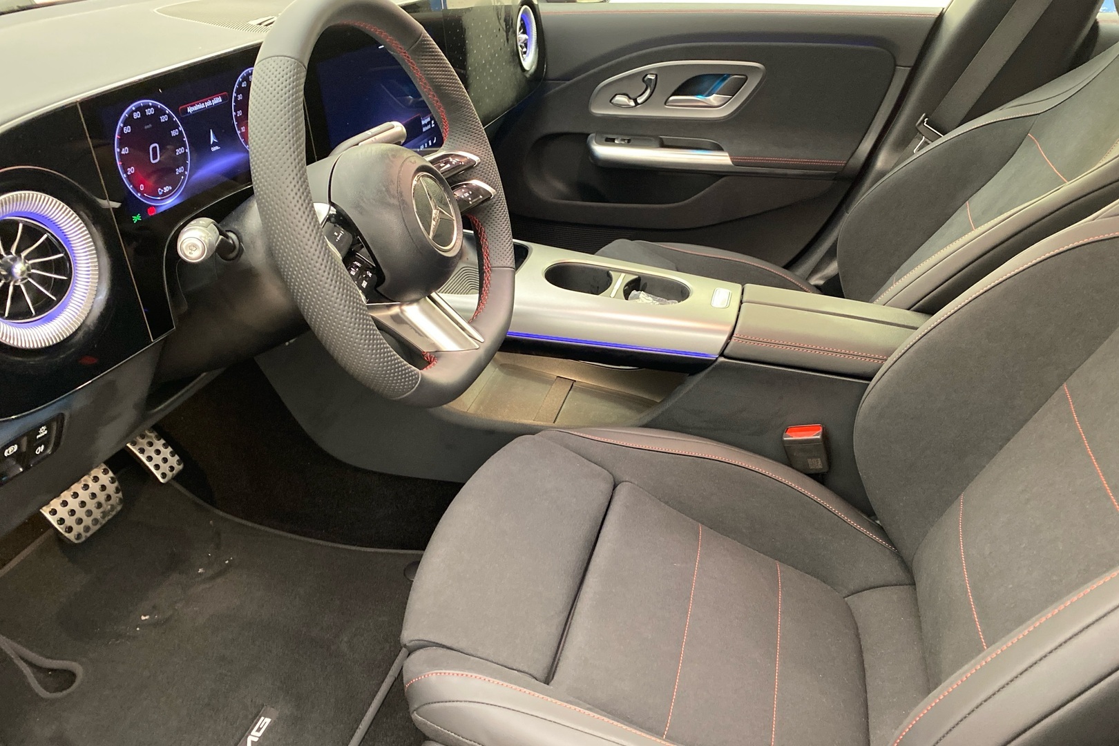 MERCEDES-BENZ CLA 2025