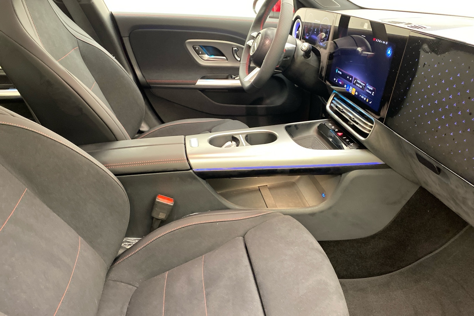 MERCEDES-BENZ CLA 2025