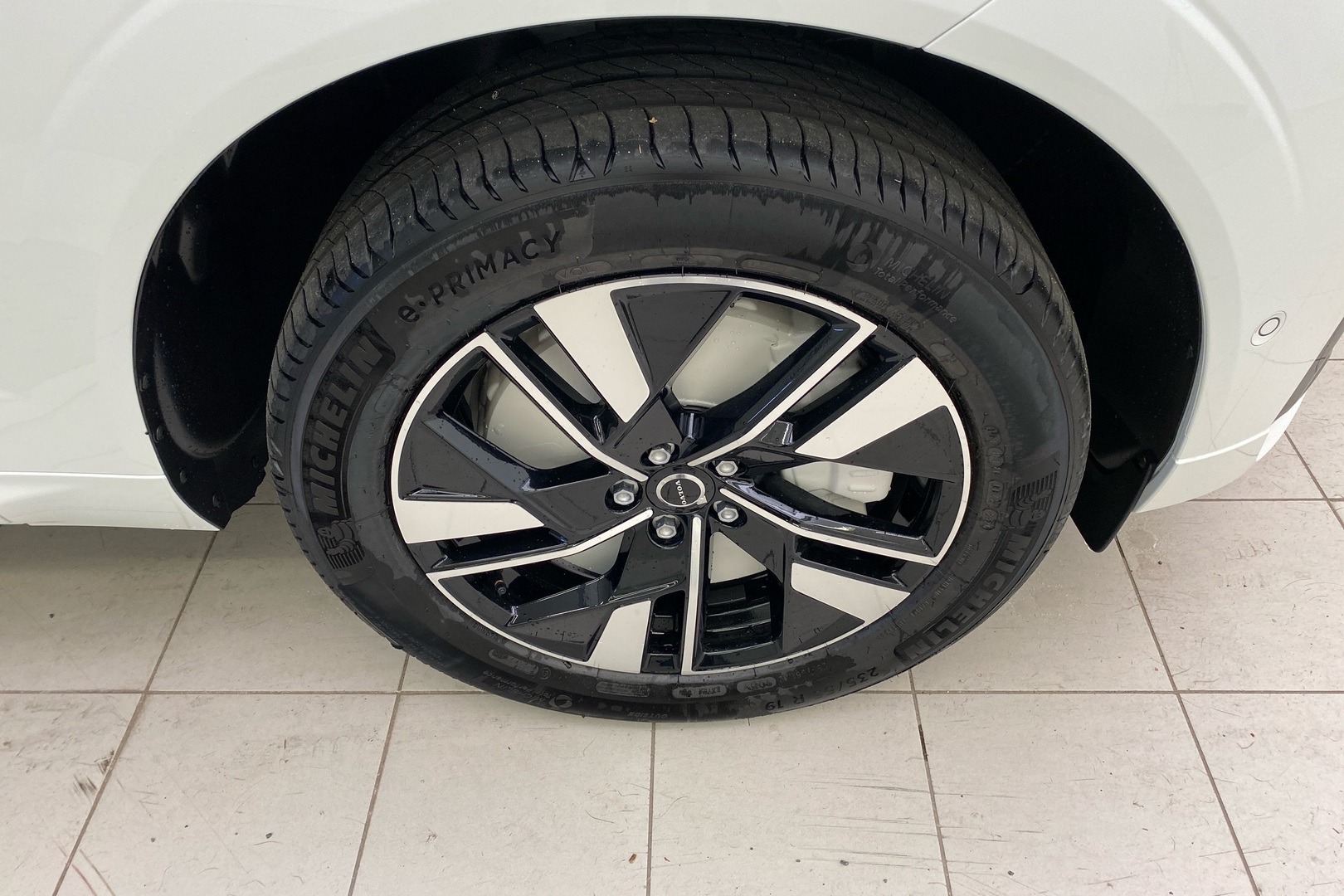 VOLVO XC60 2027