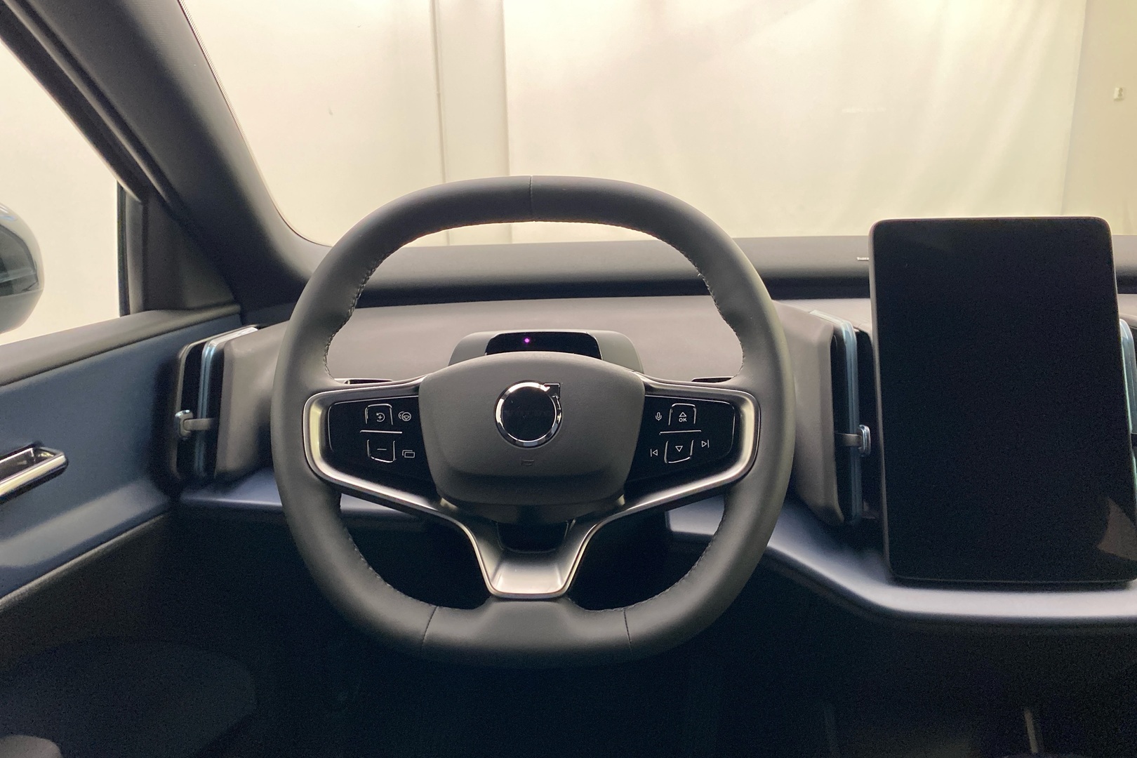 VOLVO EX30 2027