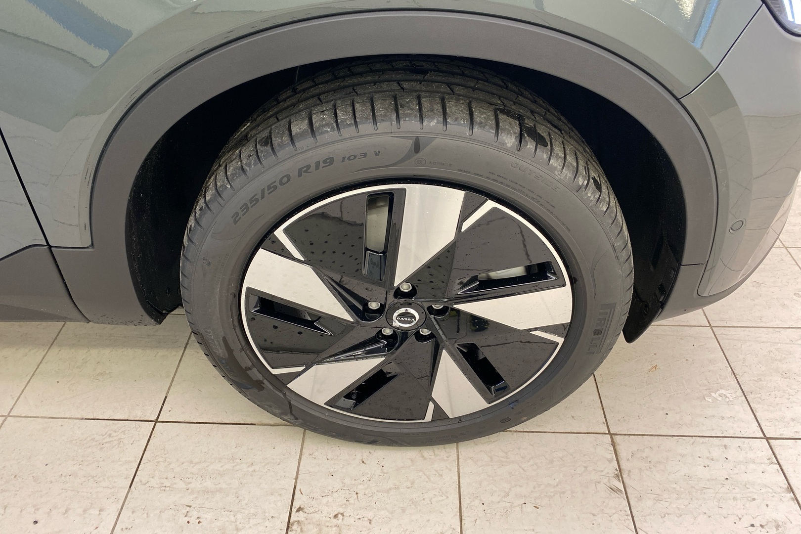 VOLVO EX40 2027