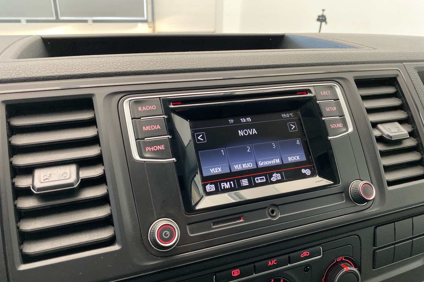 VOLKSWAGEN Transporter 2016