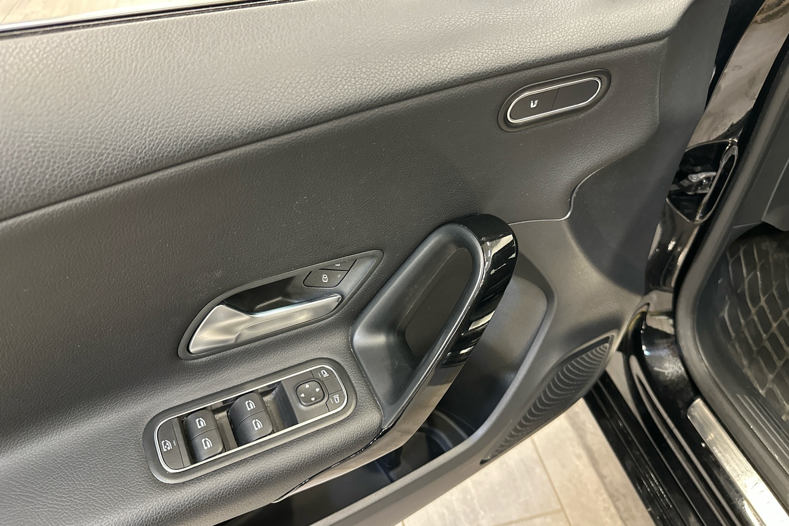 MERCEDES-BENZ A 2018