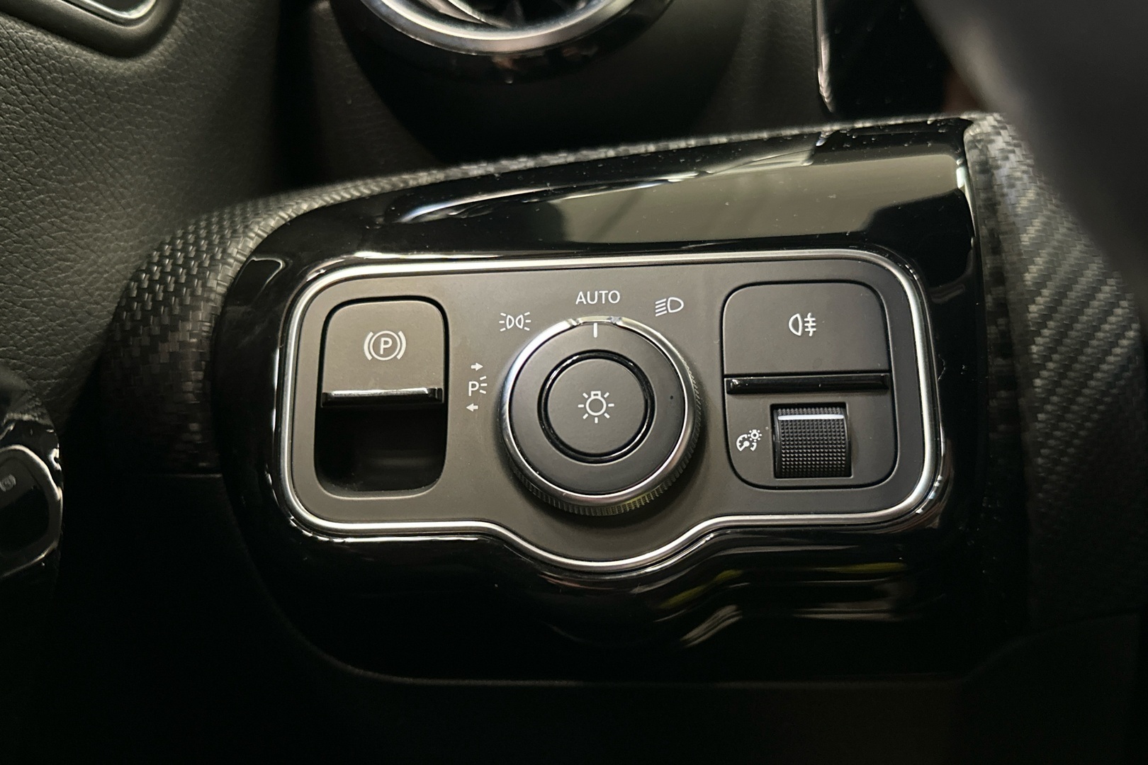 MERCEDES-BENZ A 2018