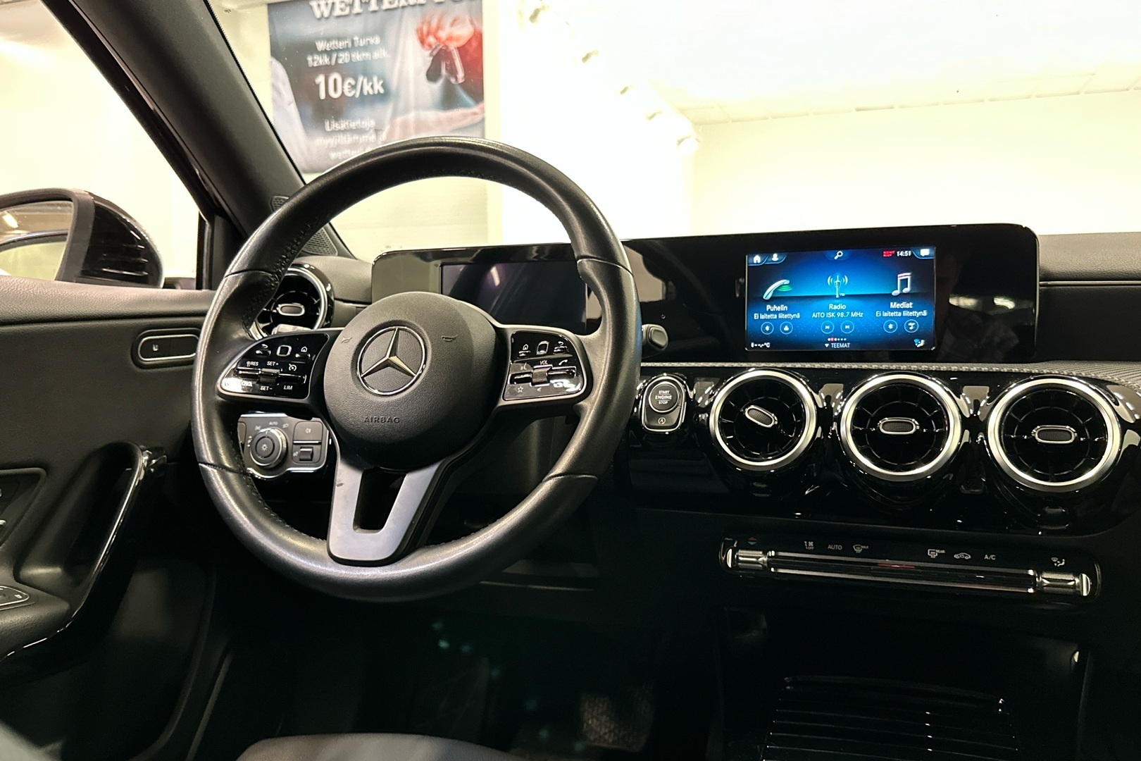 MERCEDES-BENZ A 2018