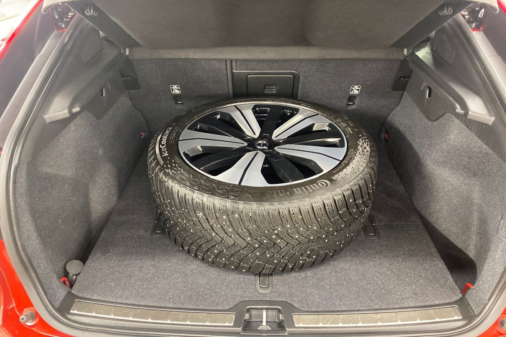 VOLVO C40 2023