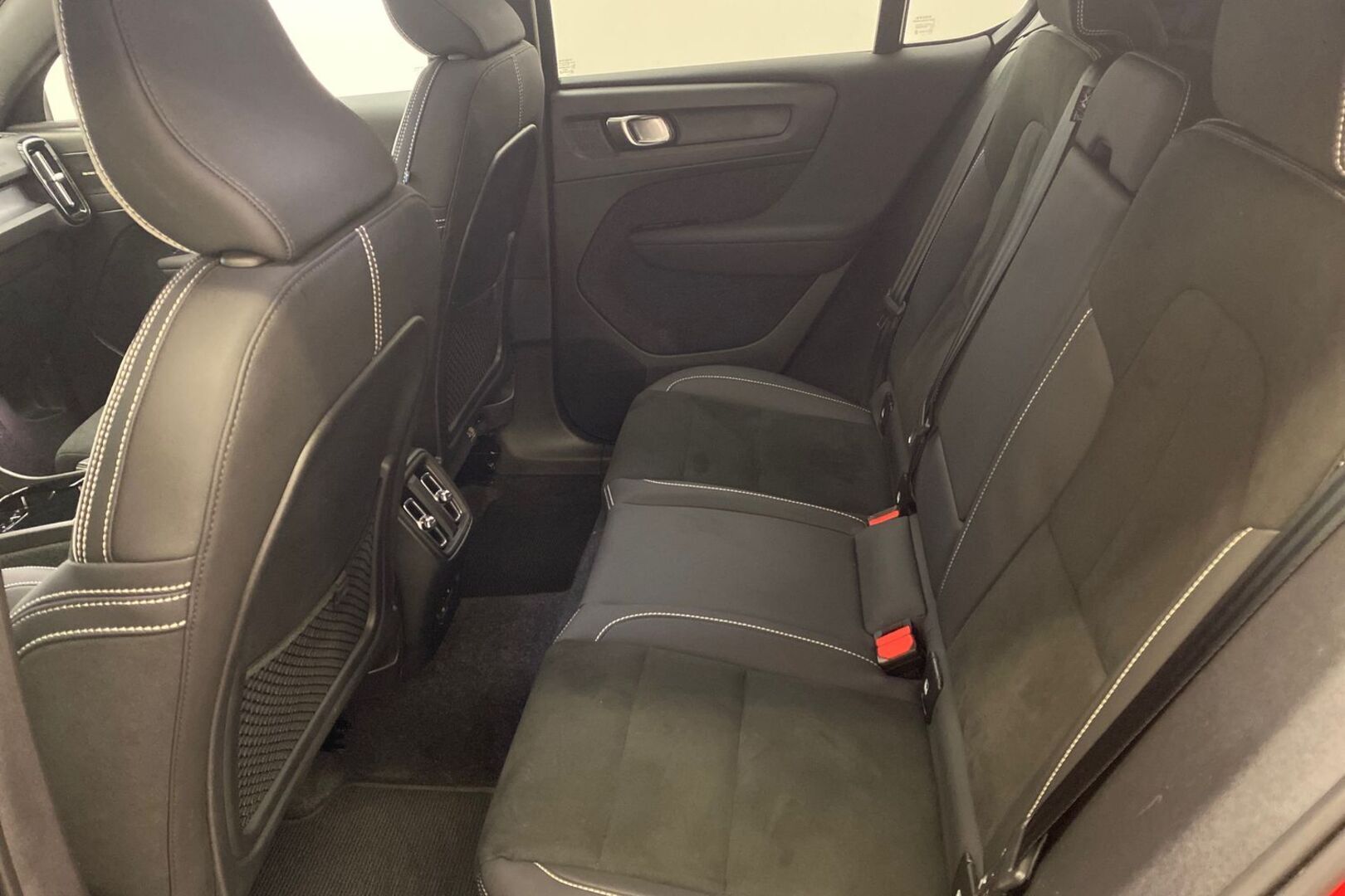 VOLVO C40 2023