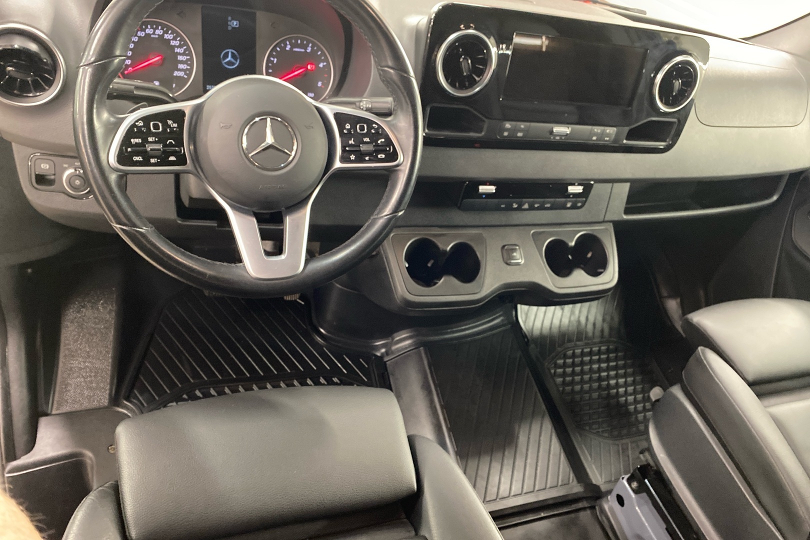 MERCEDES-BENZ Sprinter 2024