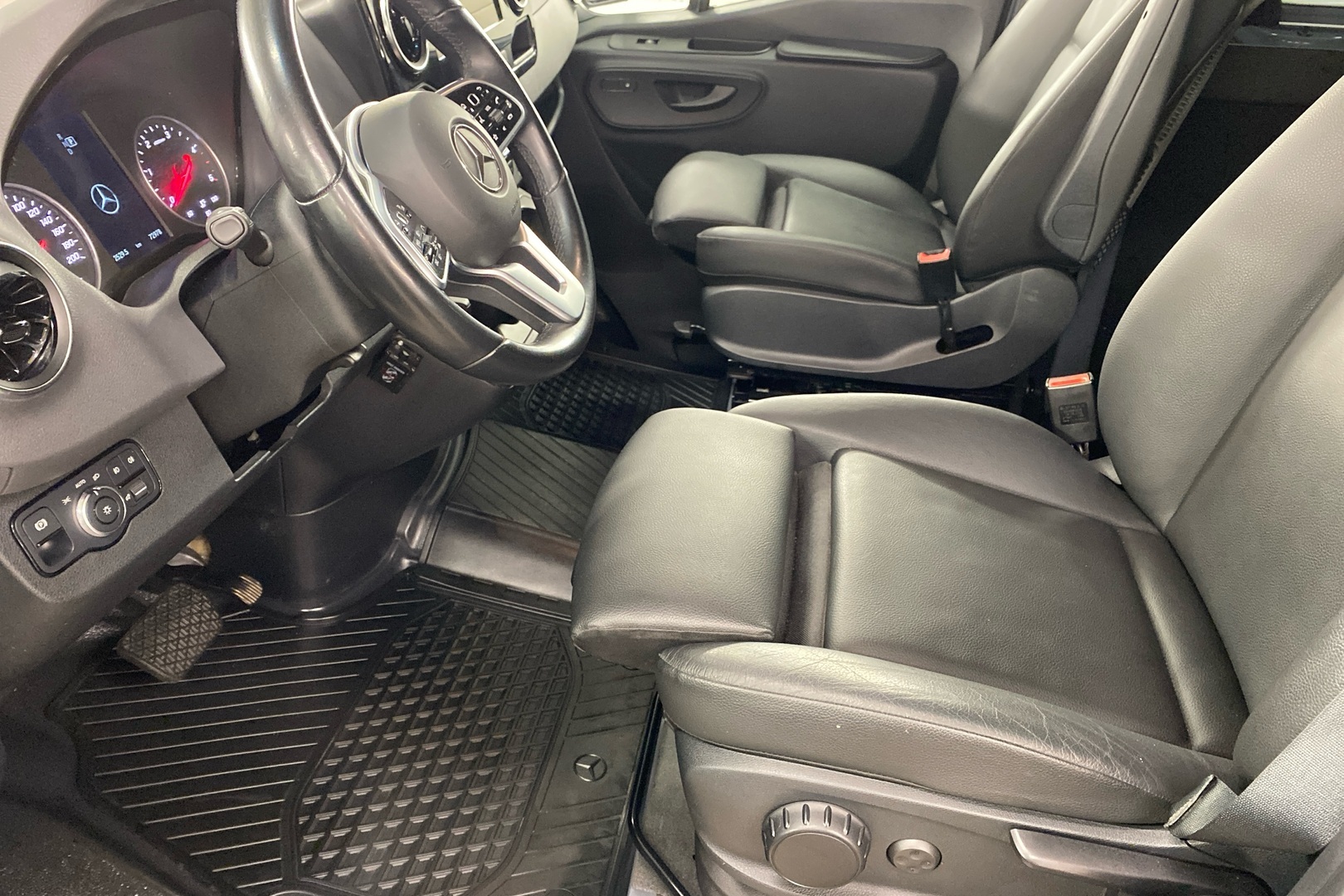 MERCEDES-BENZ Sprinter 2024