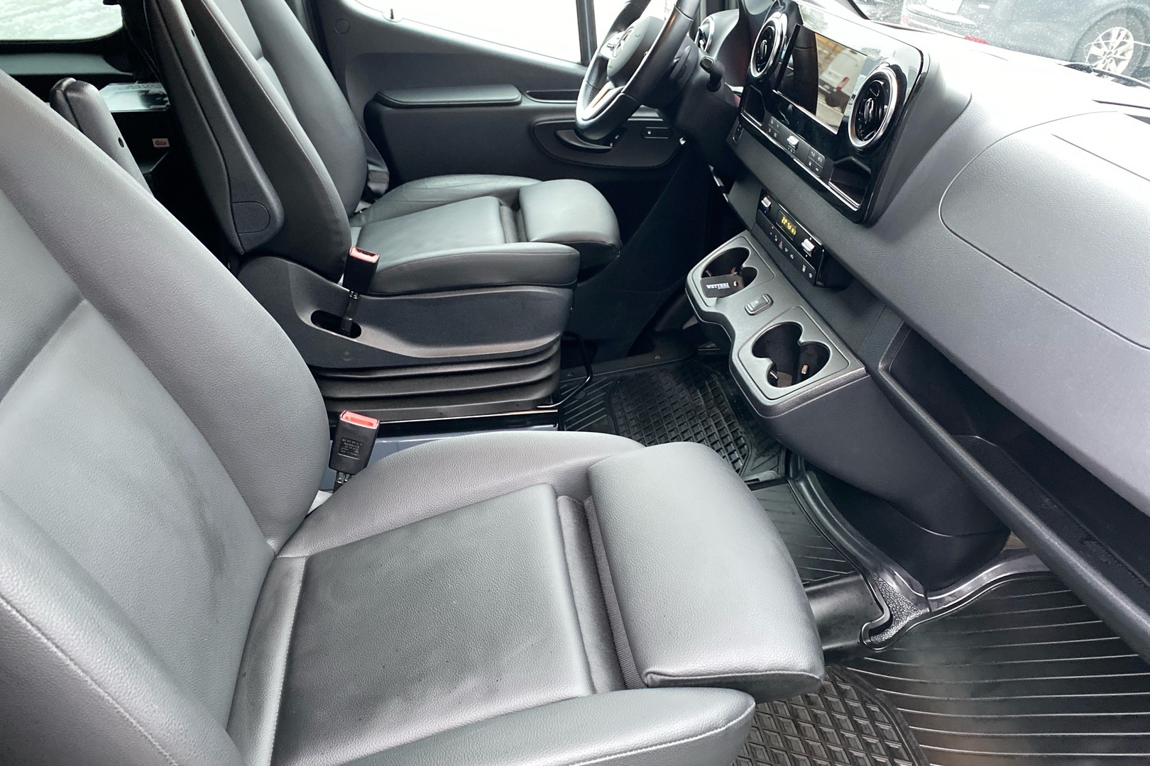 MERCEDES-BENZ Sprinter 2024