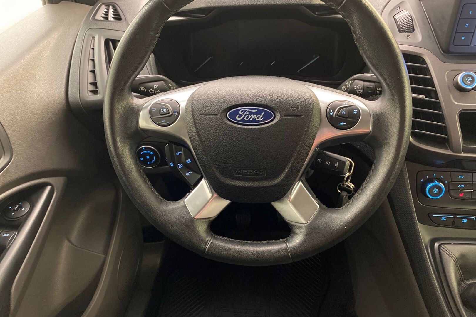 FORD Tourneo Connect 18