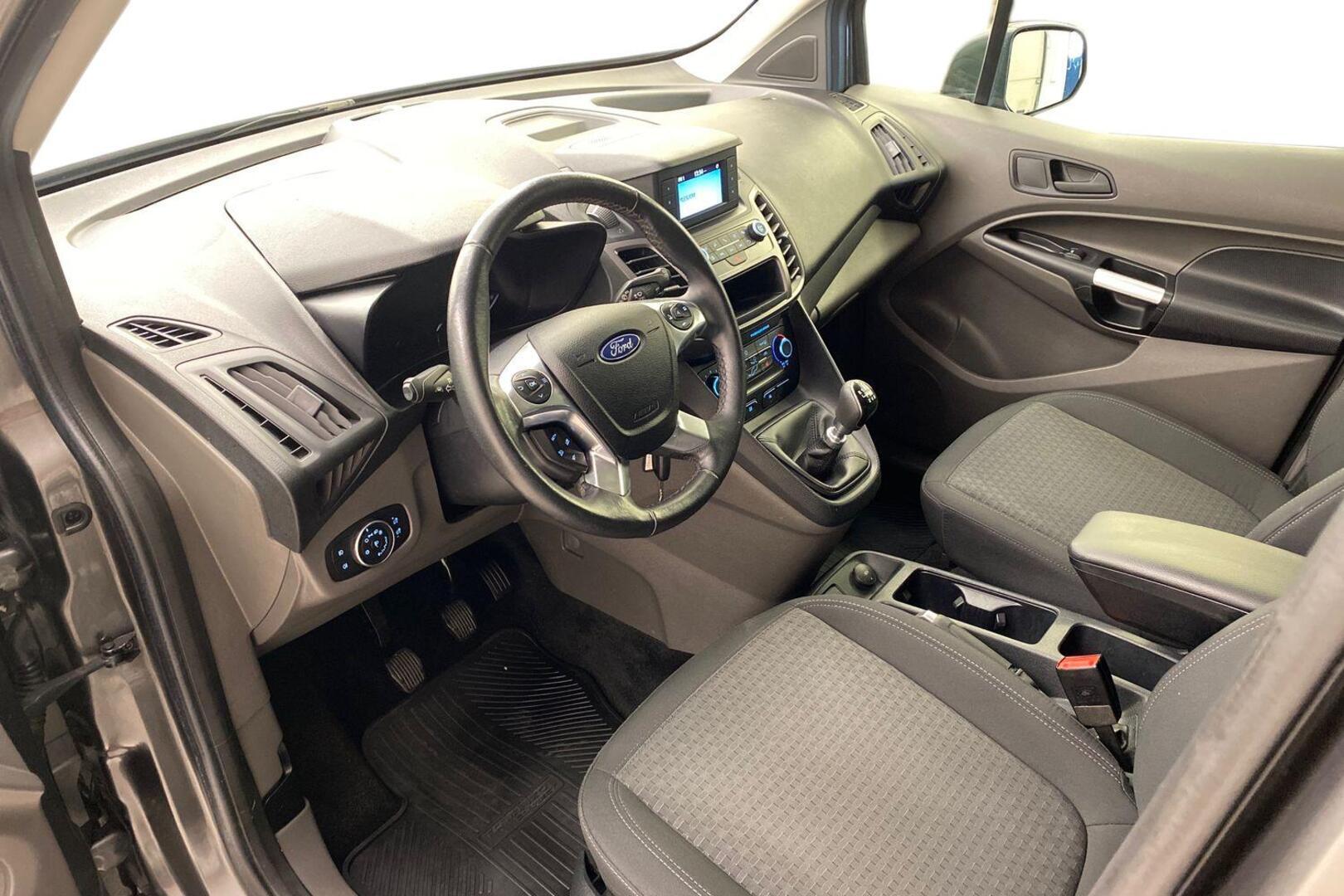 FORD Tourneo Connect 8