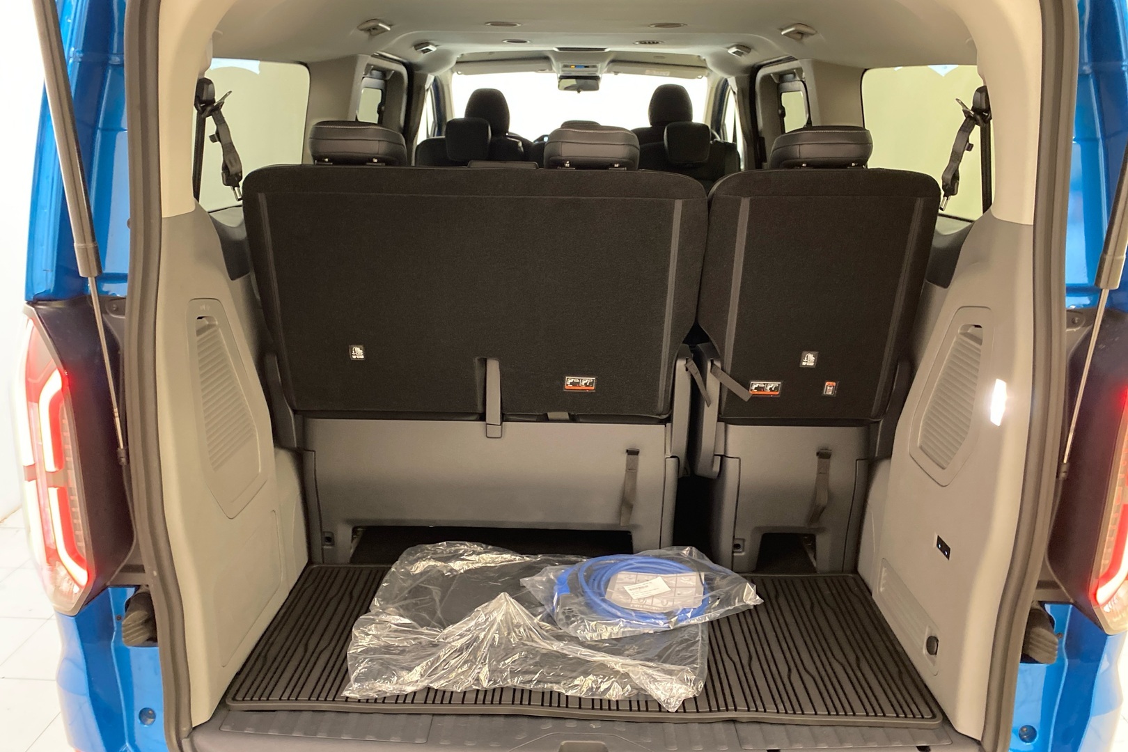 FORD Tourneo Custom 2025