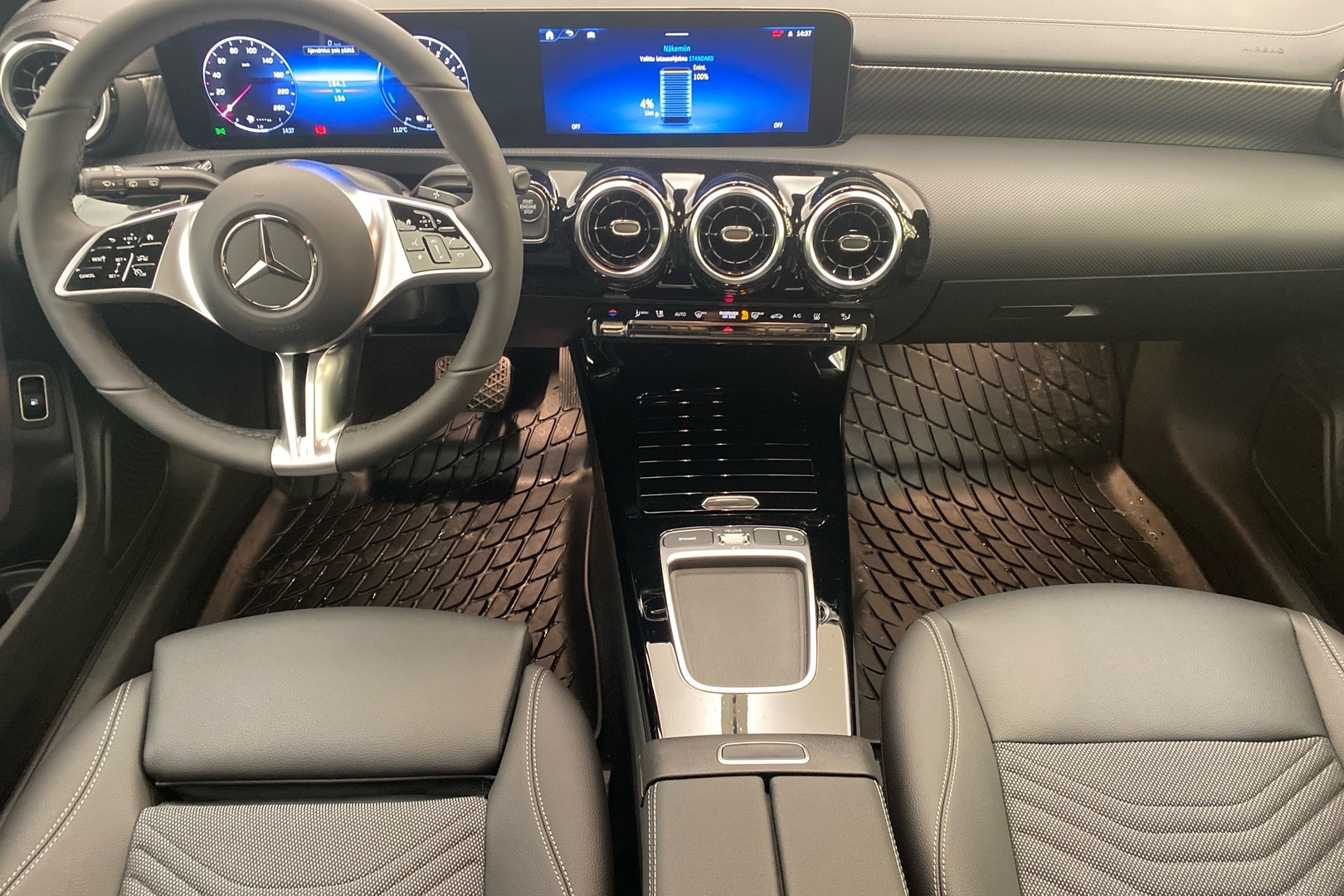 MERCEDES-BENZ CLA 2025