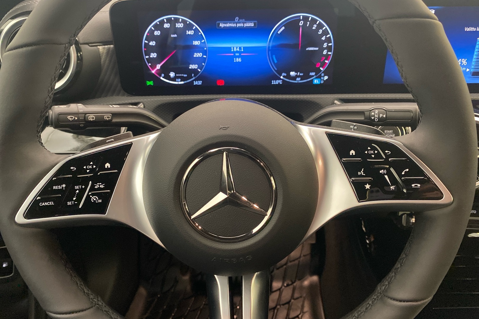 MERCEDES-BENZ CLA 2025