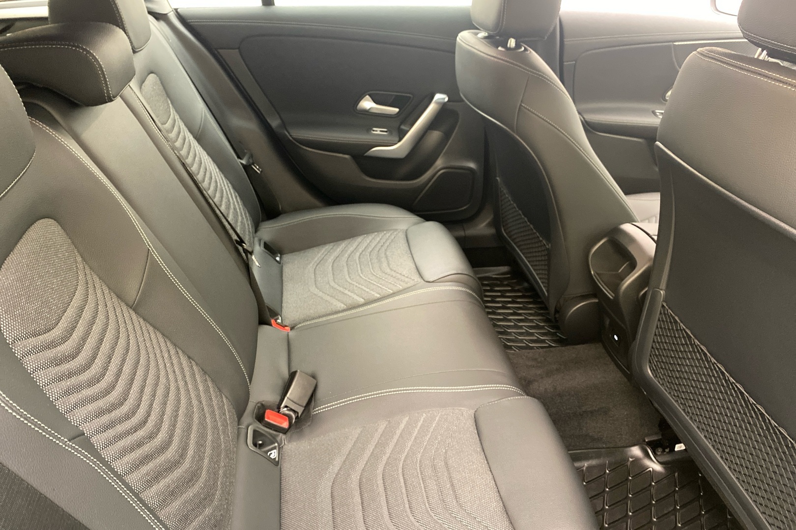 MERCEDES-BENZ CLA 2025