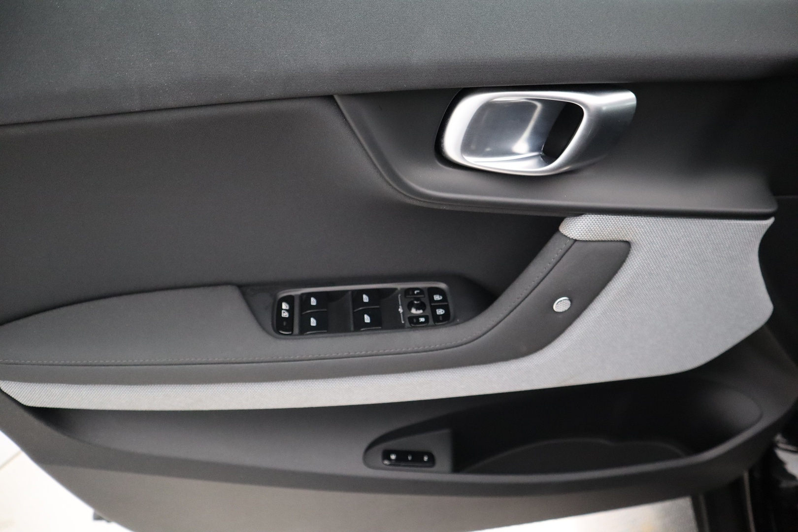POLESTAR 2 2024