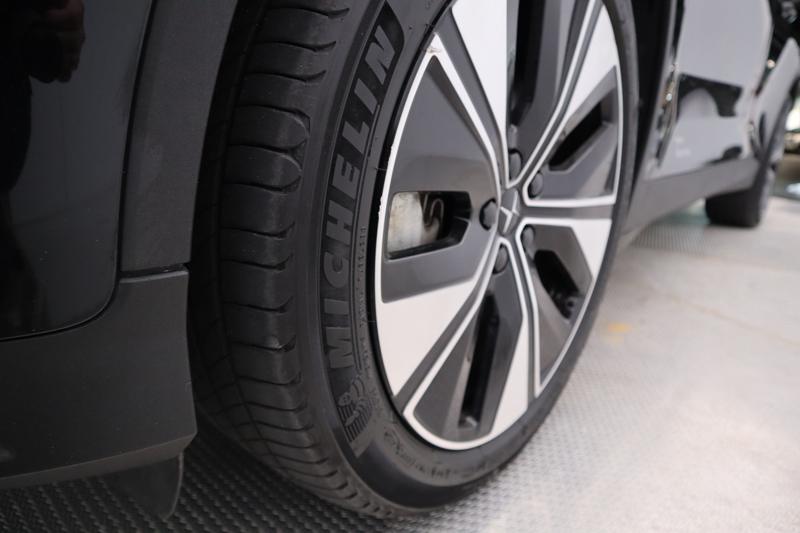POLESTAR 2 2024