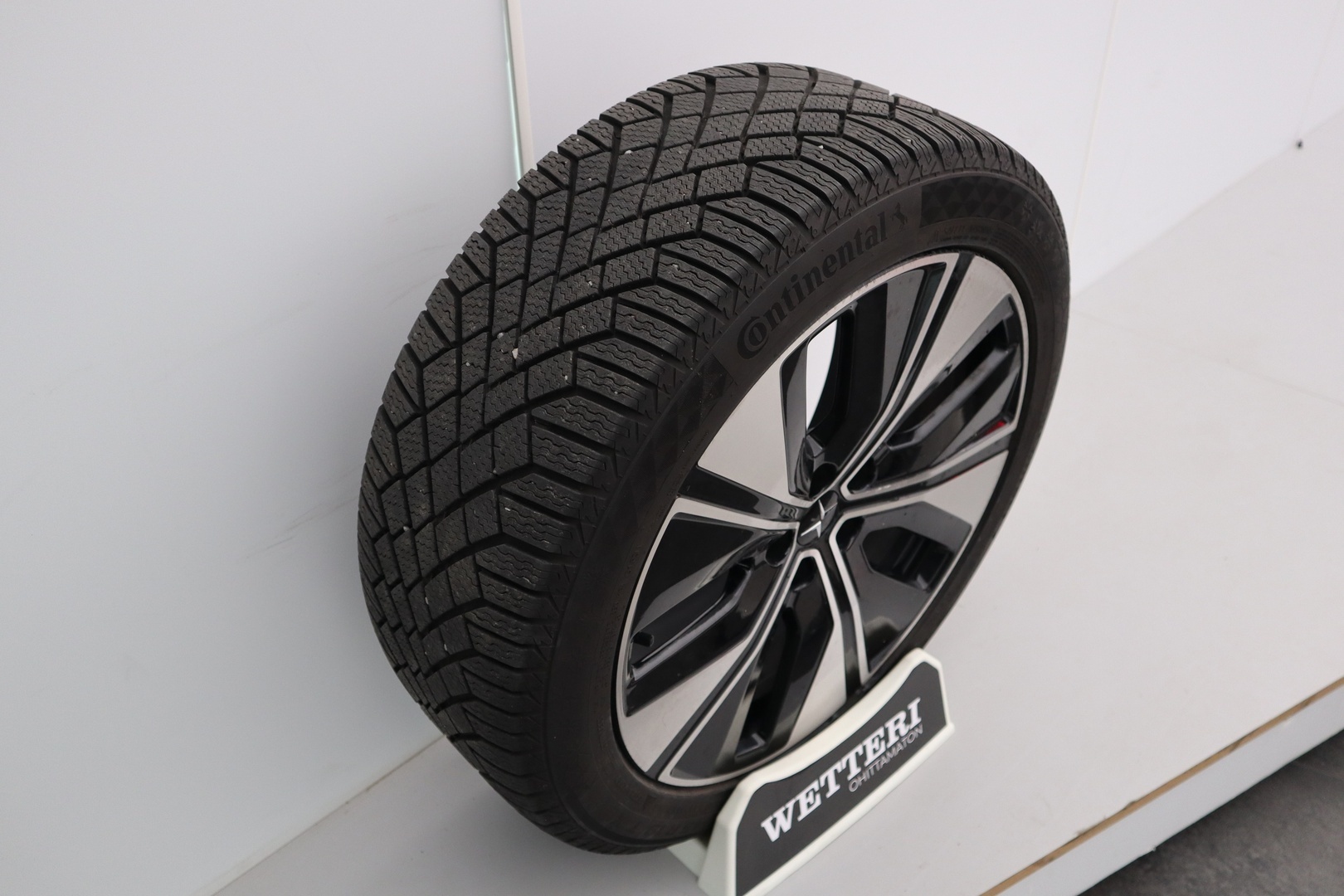POLESTAR 2 2024