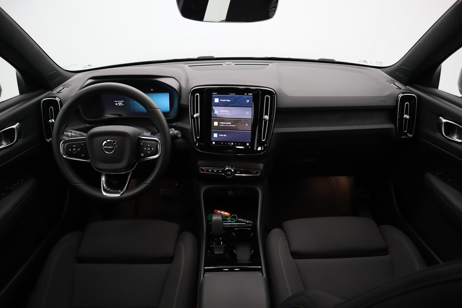 VOLVO XC40 2023