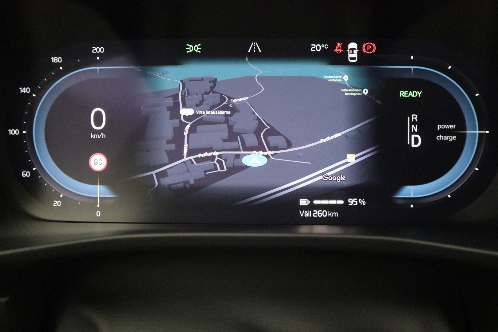 VOLVO XC40 2023