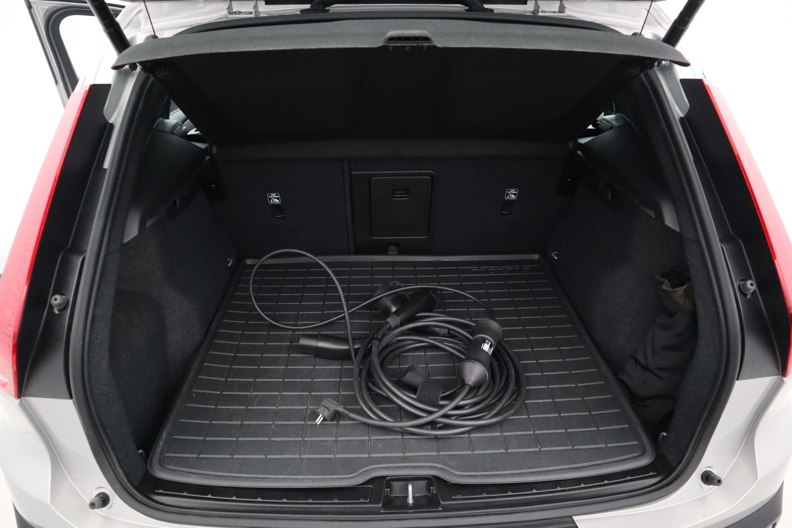 VOLVO XC40 2023