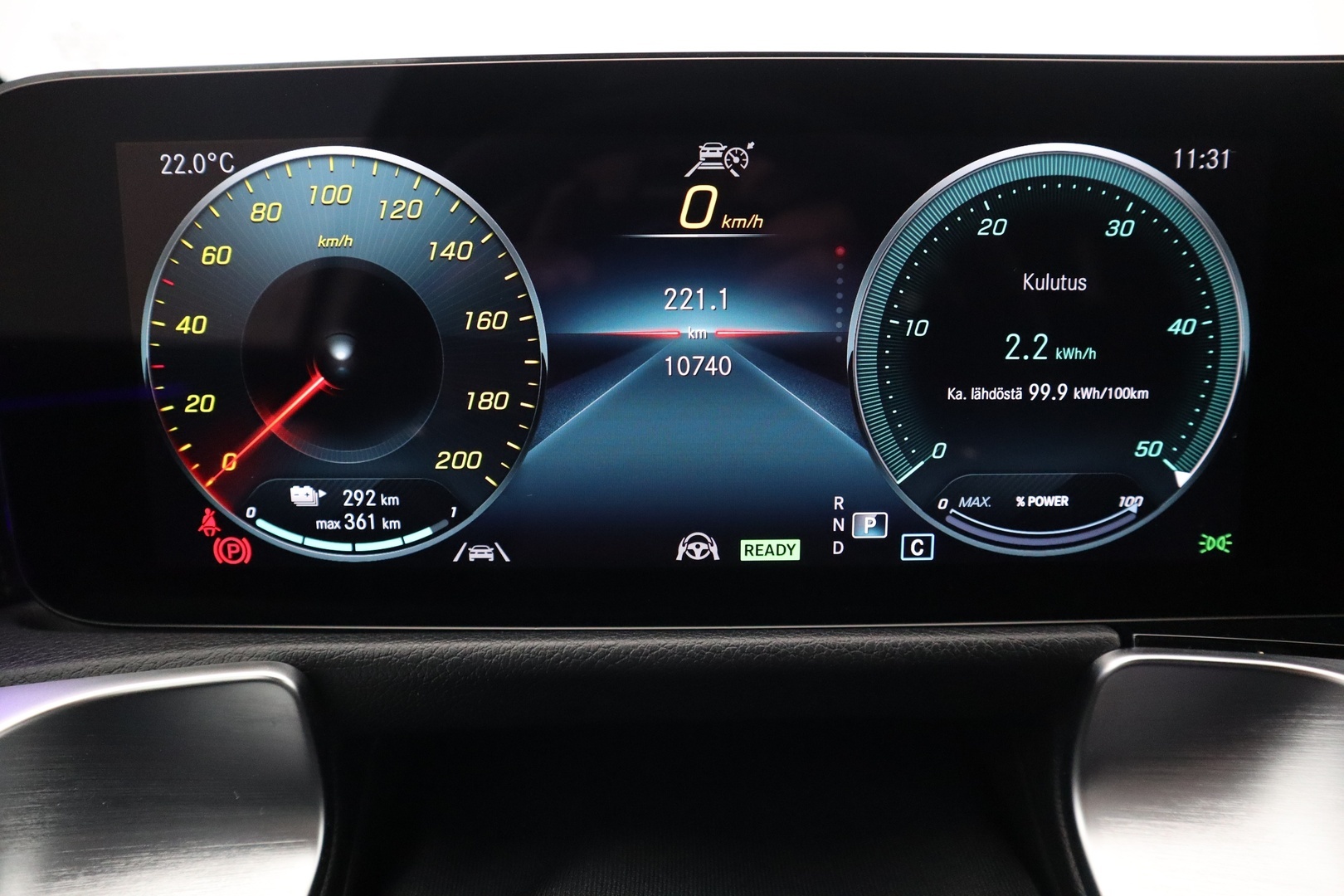 MERCEDES-BENZ EQB 2024