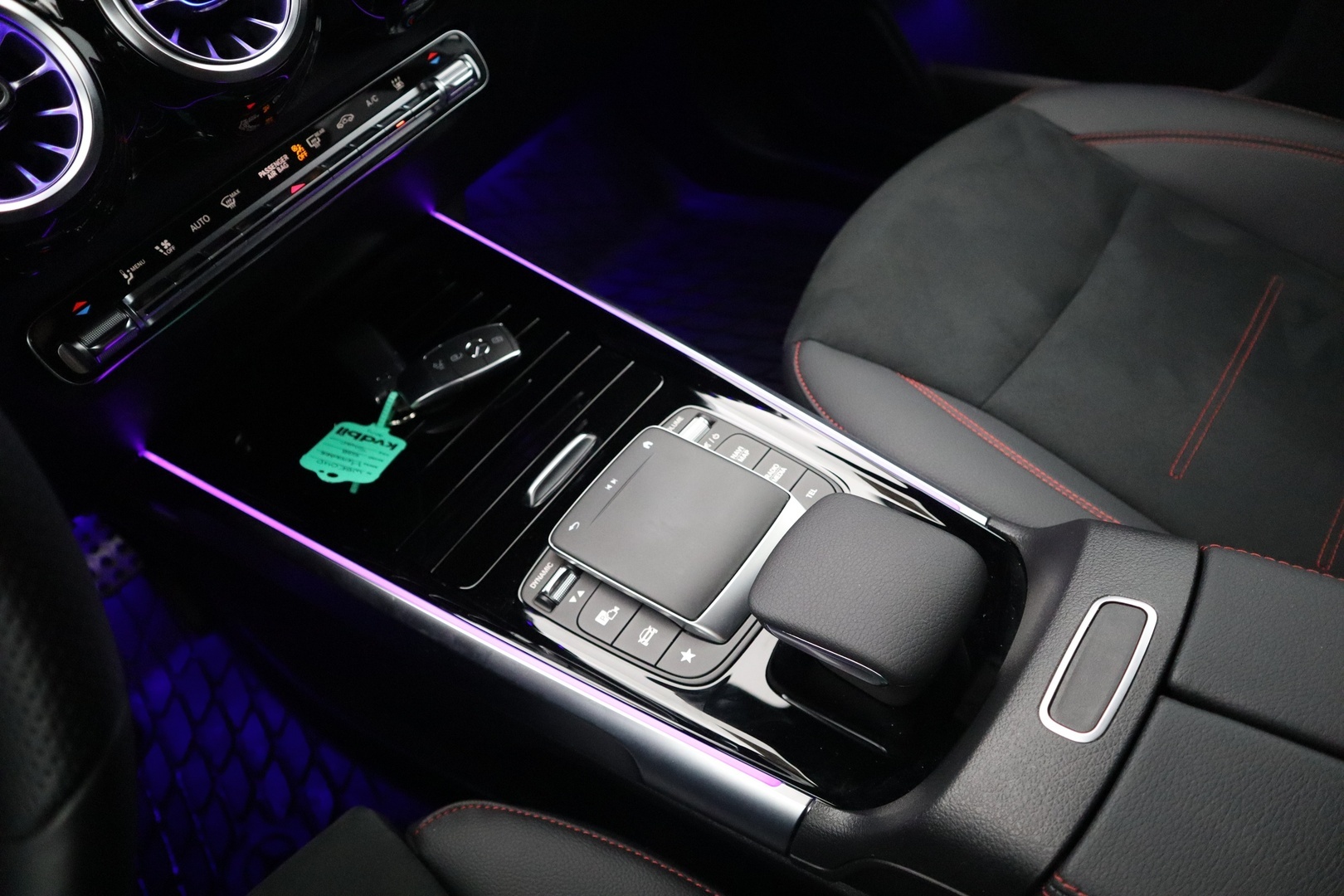MERCEDES-BENZ EQB 2024