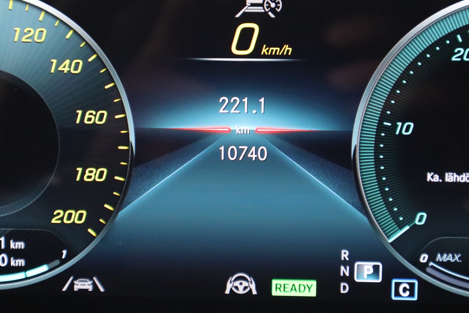 MERCEDES-BENZ EQB 2024