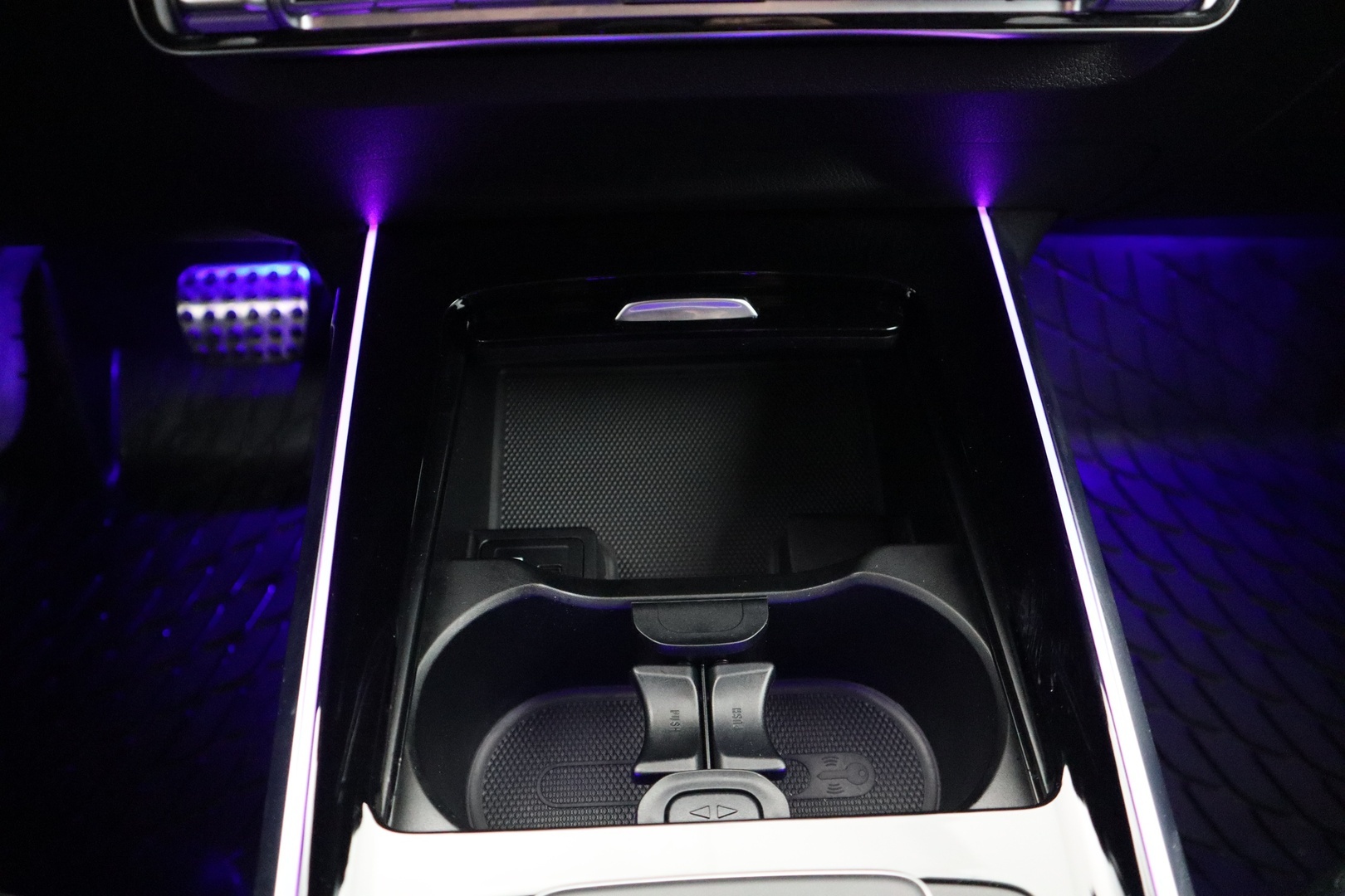 MERCEDES-BENZ EQB 2024