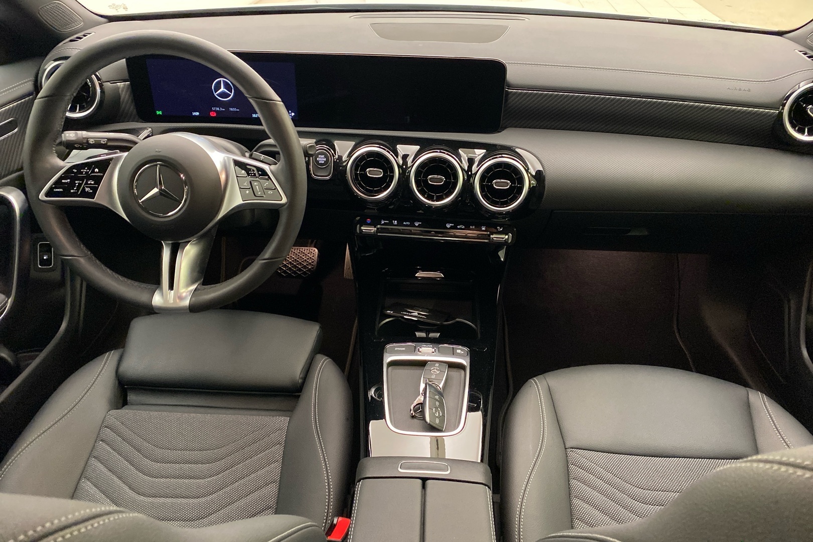MERCEDES-BENZ CLA 2025