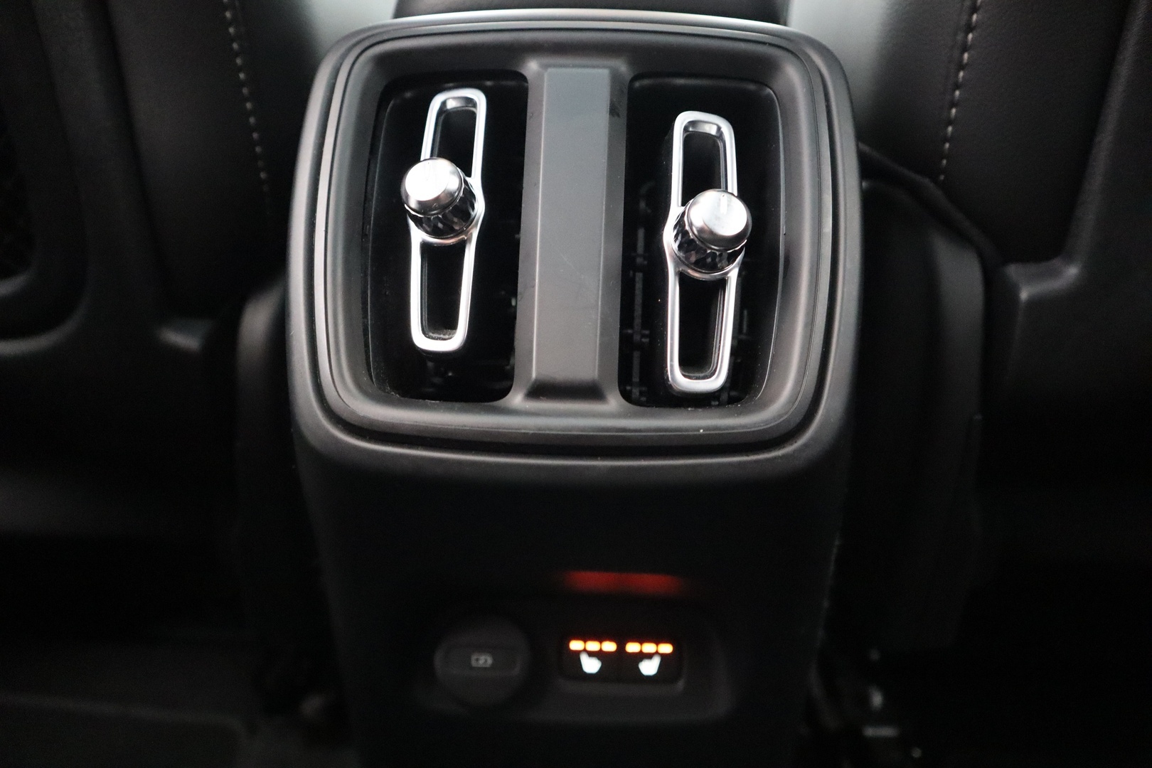VOLVO XC40 2022