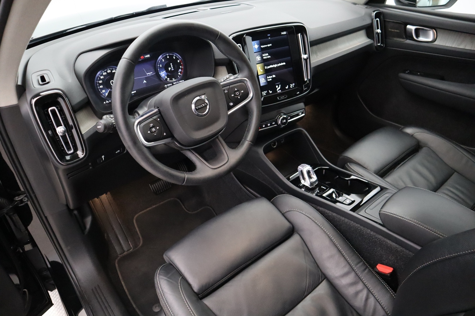 VOLVO XC40 2022