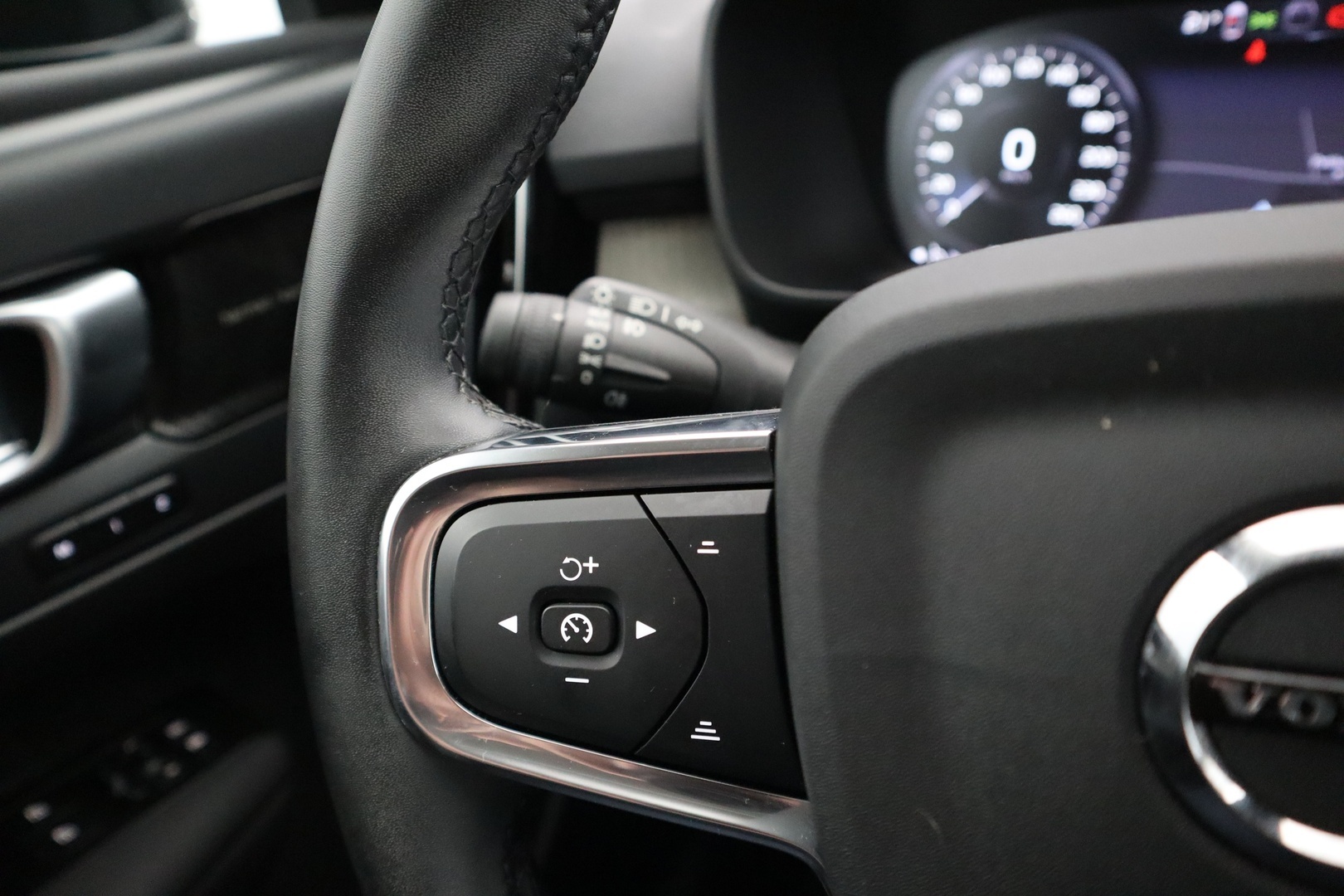 VOLVO XC40 2022