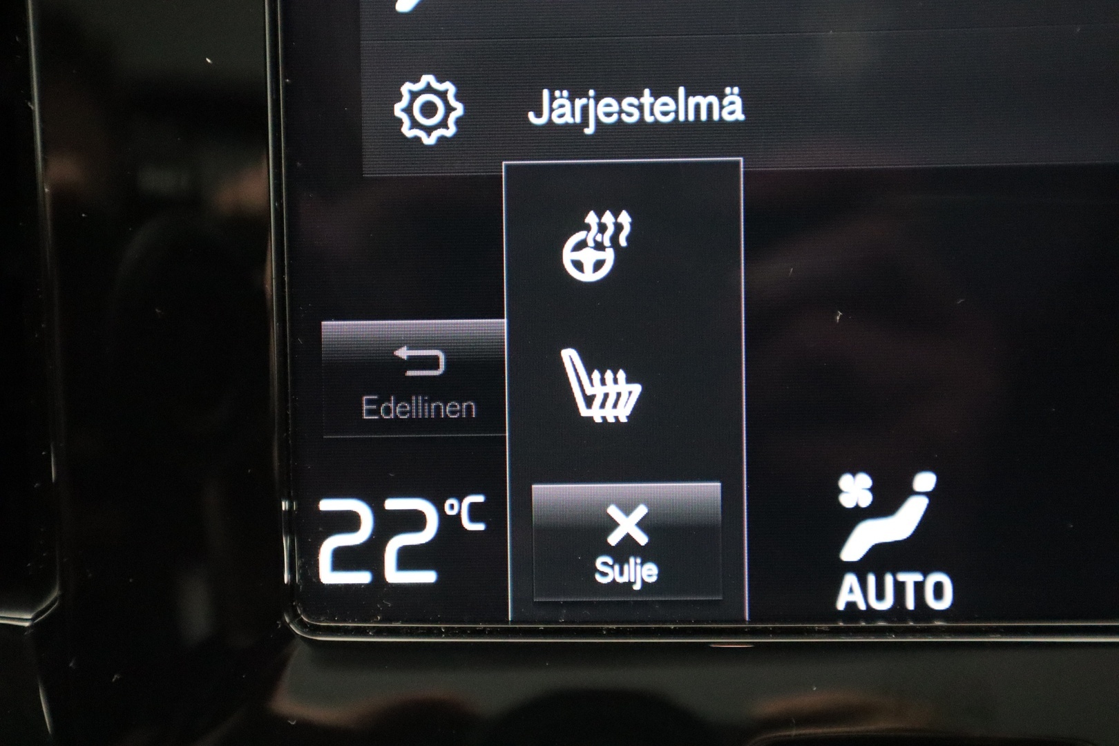 VOLVO XC40 2022