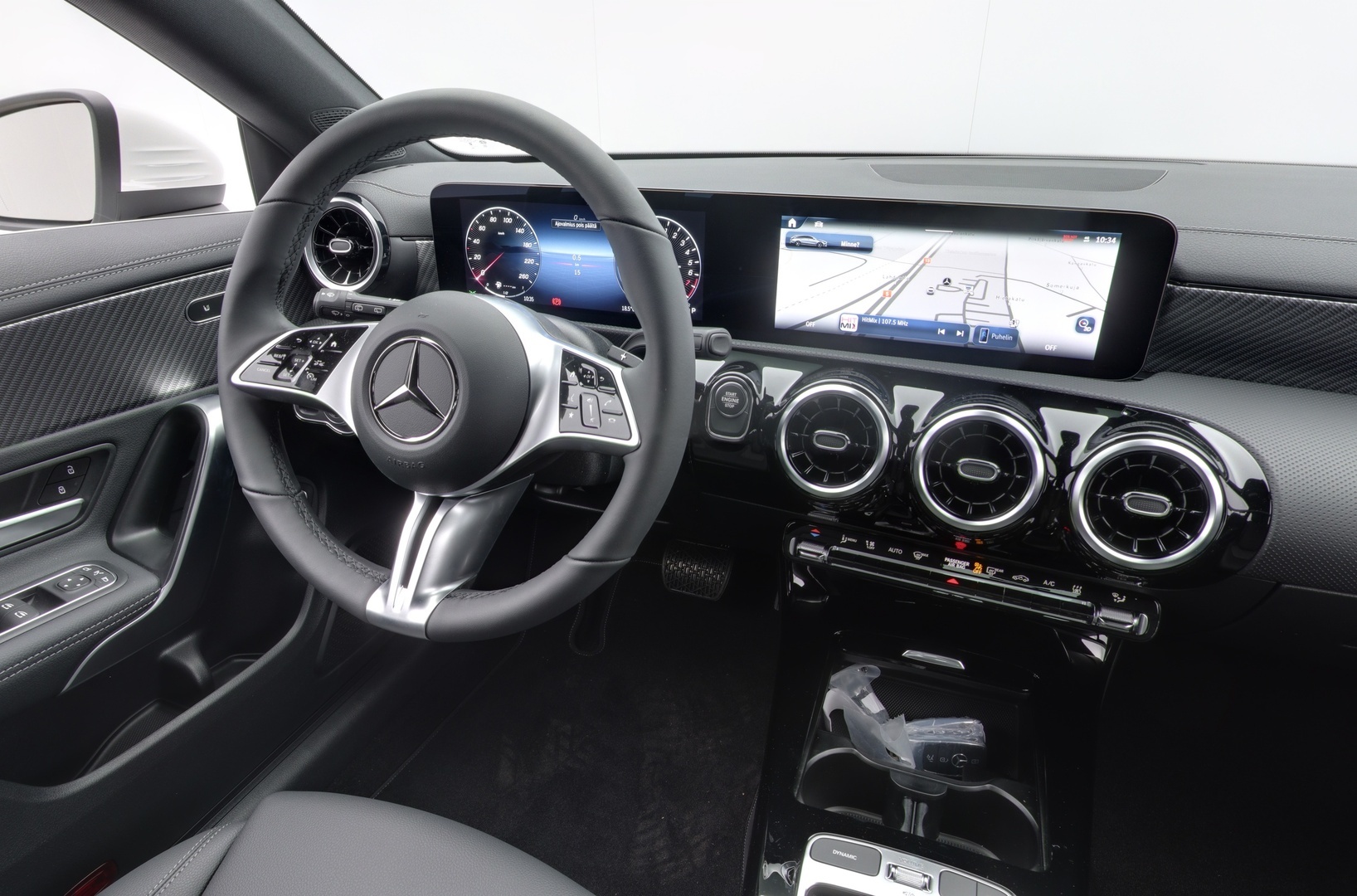 MERCEDES-BENZ CLA 2025