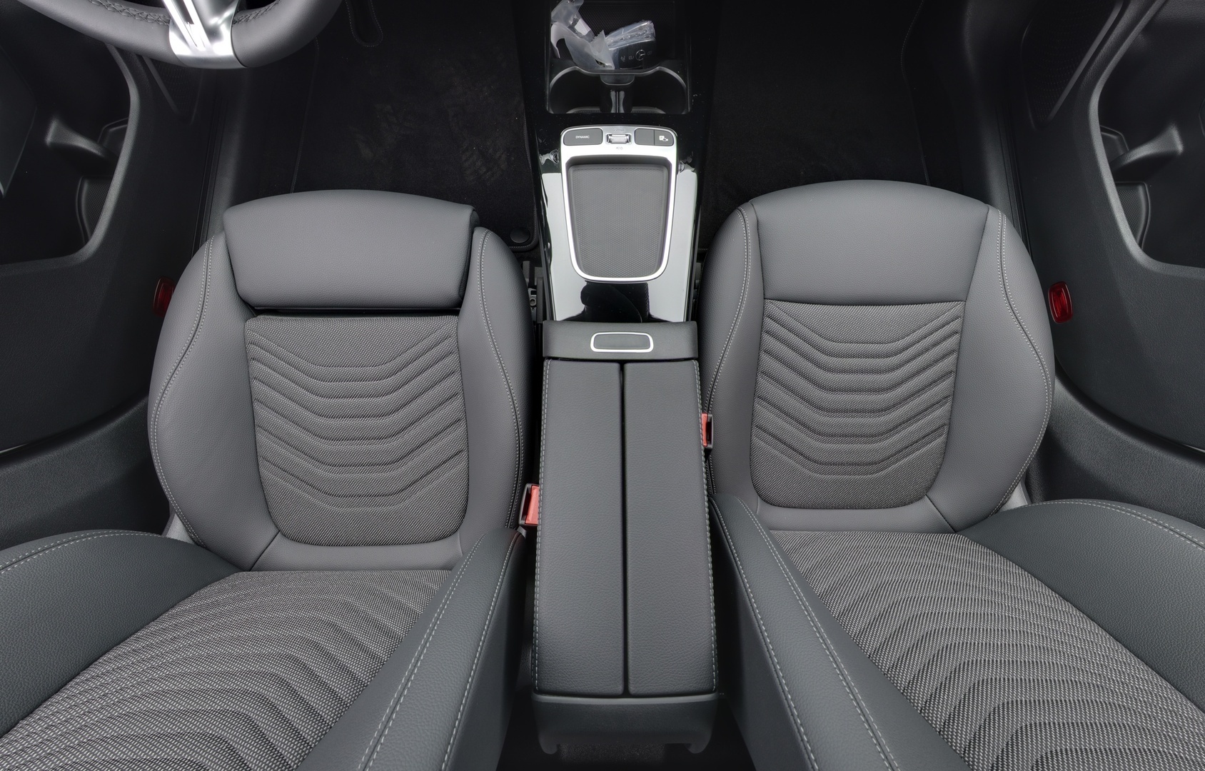 MERCEDES-BENZ CLA 2025