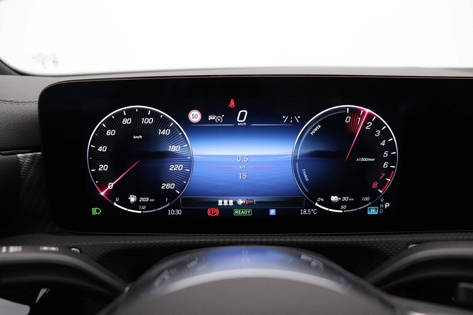 MERCEDES-BENZ CLA 2025