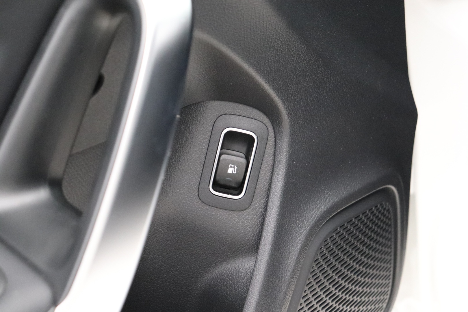 MERCEDES-BENZ CLA 2025