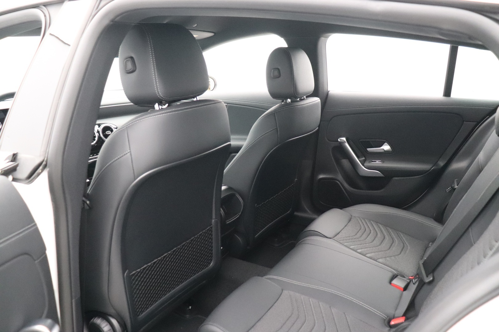 MERCEDES-BENZ CLA 2025