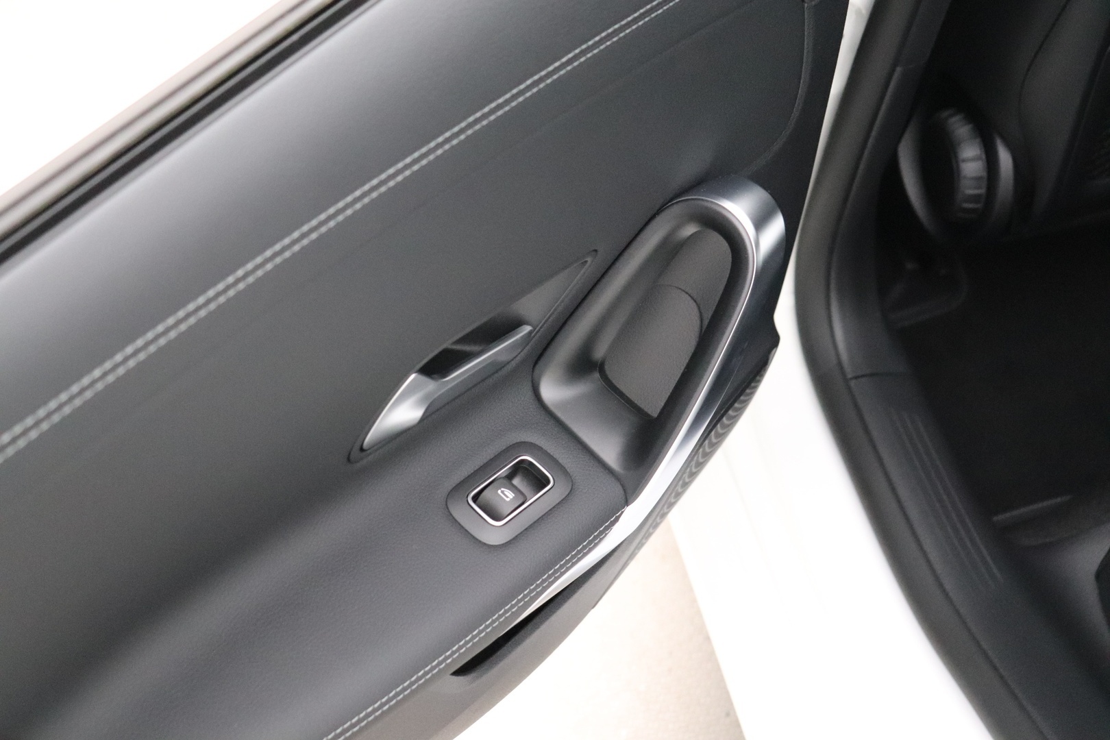 MERCEDES-BENZ CLA 2025