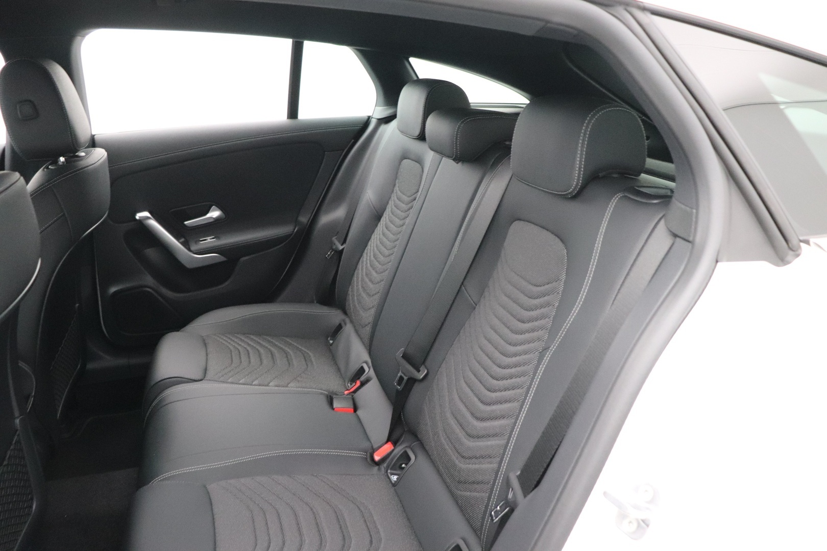 MERCEDES-BENZ CLA 2025