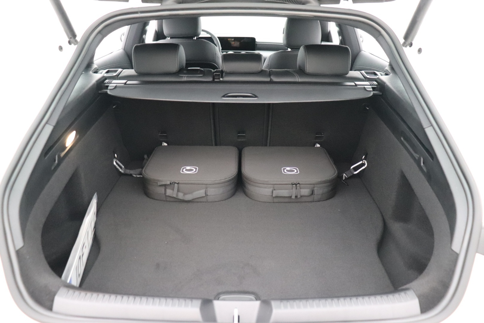 MERCEDES-BENZ CLA 2025