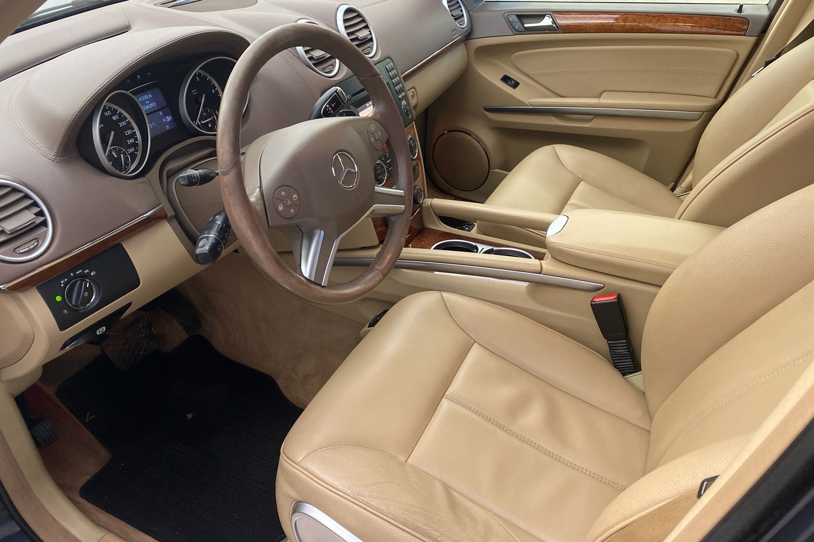 MERCEDES-BENZ GL 2011