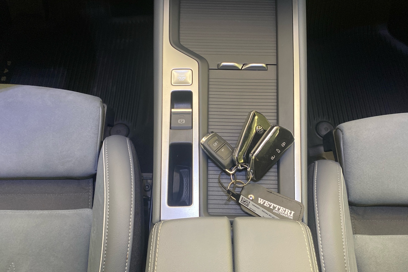 VOLKSWAGEN Passat 2024